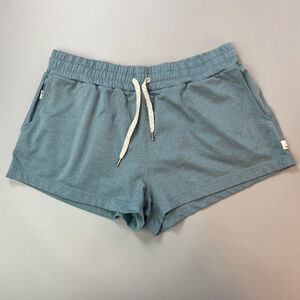 Vuori Shorts Womens Medium Halo Performance 2.0 Athleisure Luxe Clean Coastal